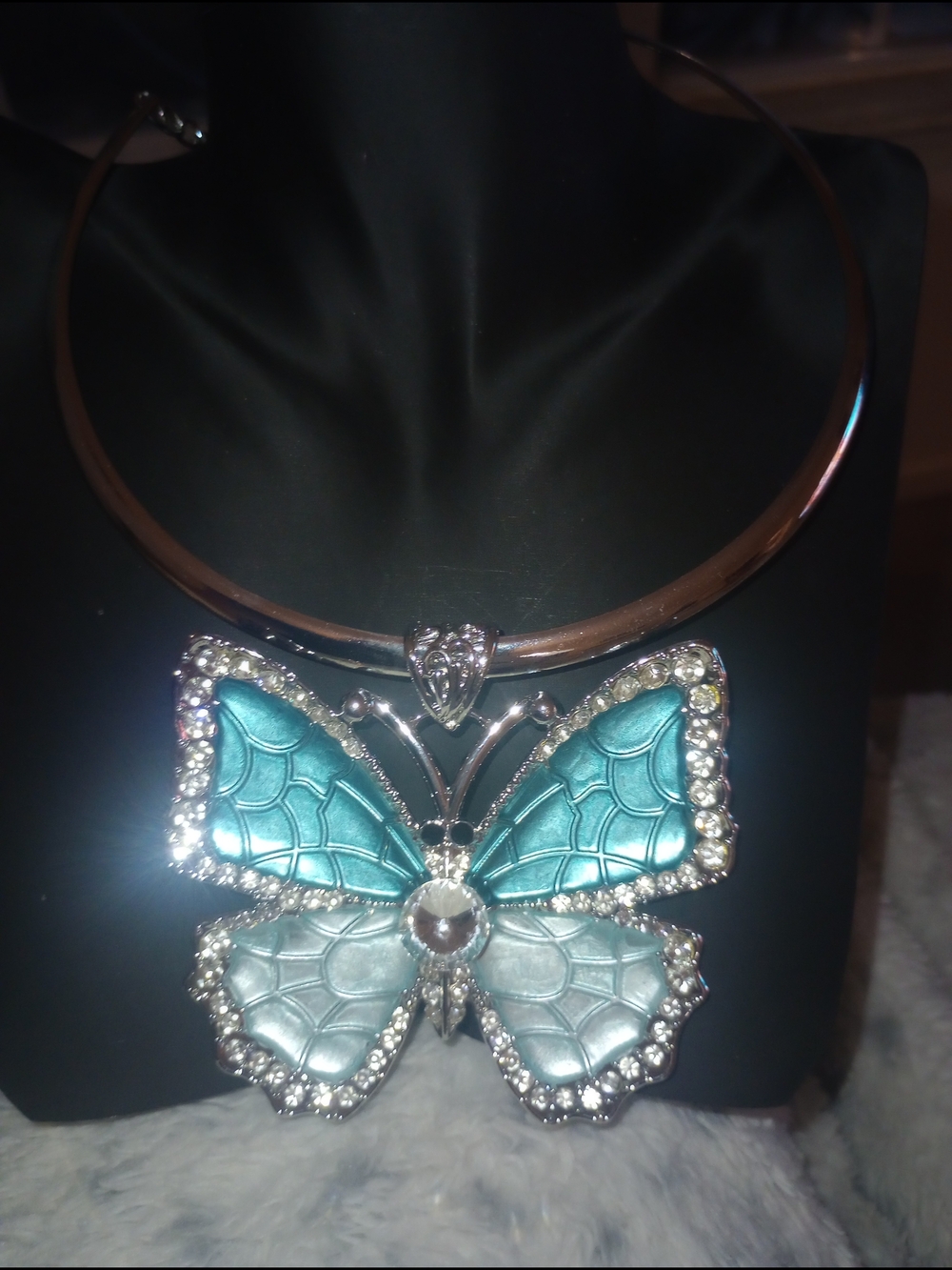 Blue Butterfly Statemnt Pendant Necklace and Earring Set - Picture 2 of 4